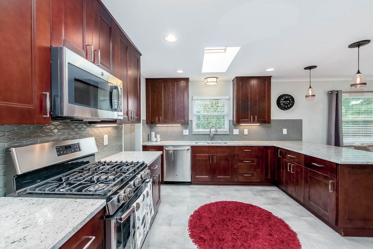 1394 Zollinger Road Columbus, OH 43221 - Photo 10 of 50