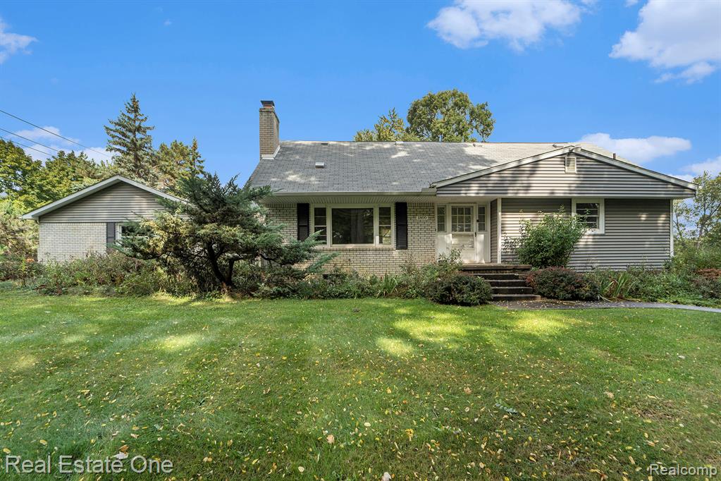 1800 Silver Bell Road Rochester, MI 48306 - Photo 1 of 17