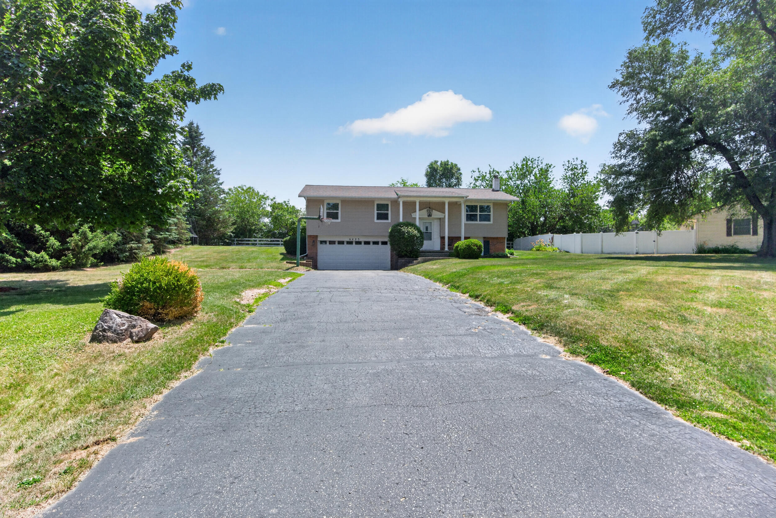 6423 Inverness Lane Jackson, MI 49201 - Photo 2 of 49 6423 Inverness Ln, Jackson, MI 49201