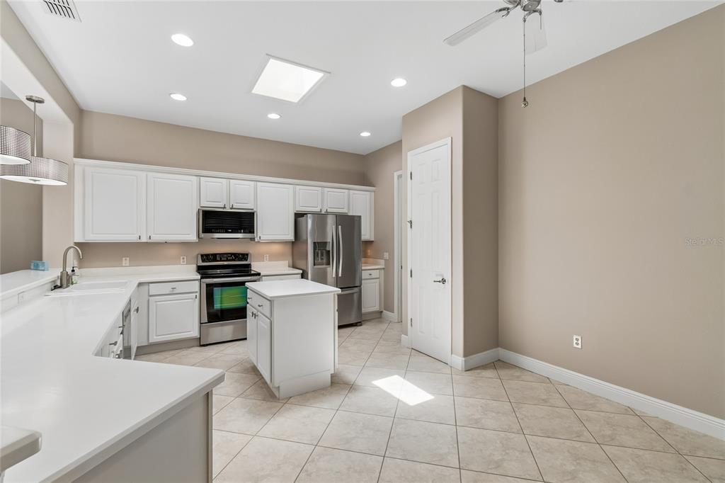 567 Villa Park Road Poinciana, FL 34759 - Photo 13 of 68