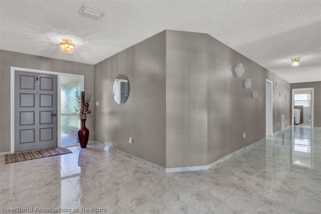 4204 Medina Way Sebring, FL 33875 - Photo 5 of 25