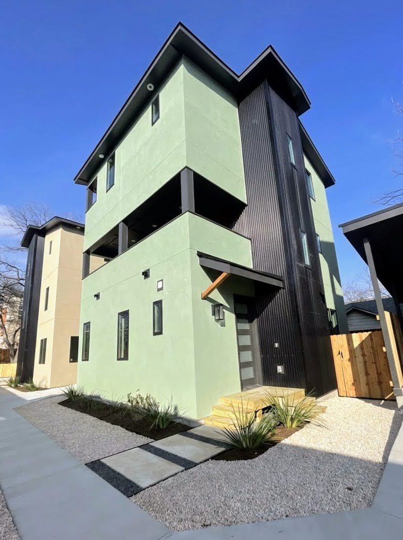 View of home's exterior