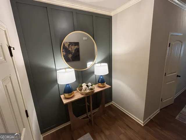 a close view of dining table sitting in a kitchen