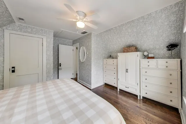 $550,000 | 201 South George Street, Barrington, IL 60010