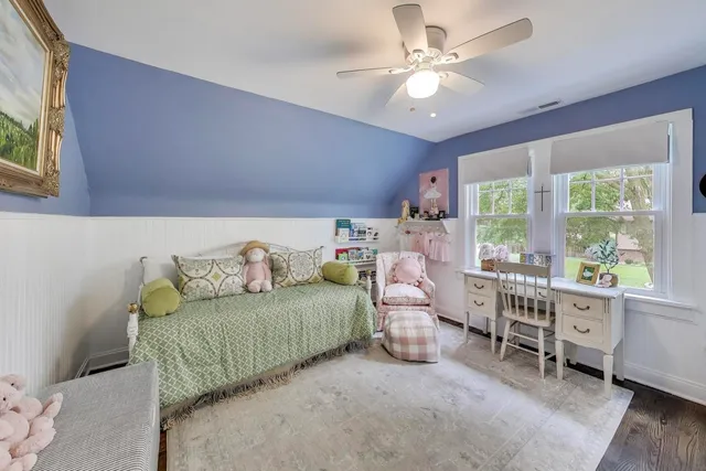 $550,000 | 201 South George Street, Barrington, IL 60010