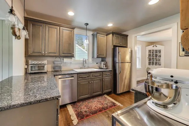 $550,000 | 201 South George Street, Barrington, IL 60010