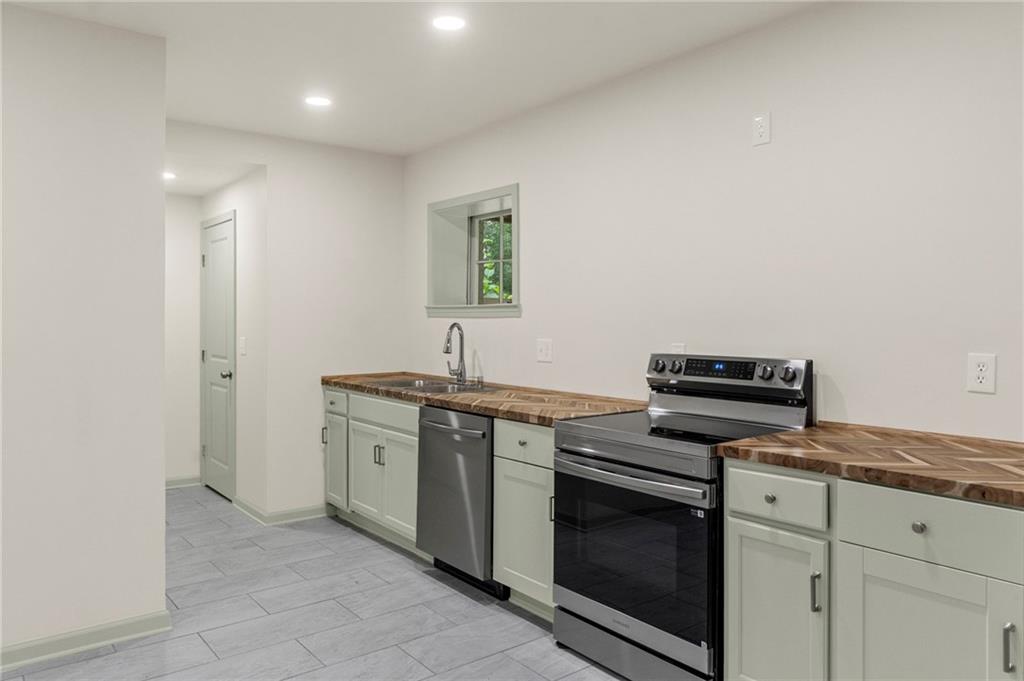 4431 Buckingham Circle Decatur, GA 30035 - Photo 14 of 18