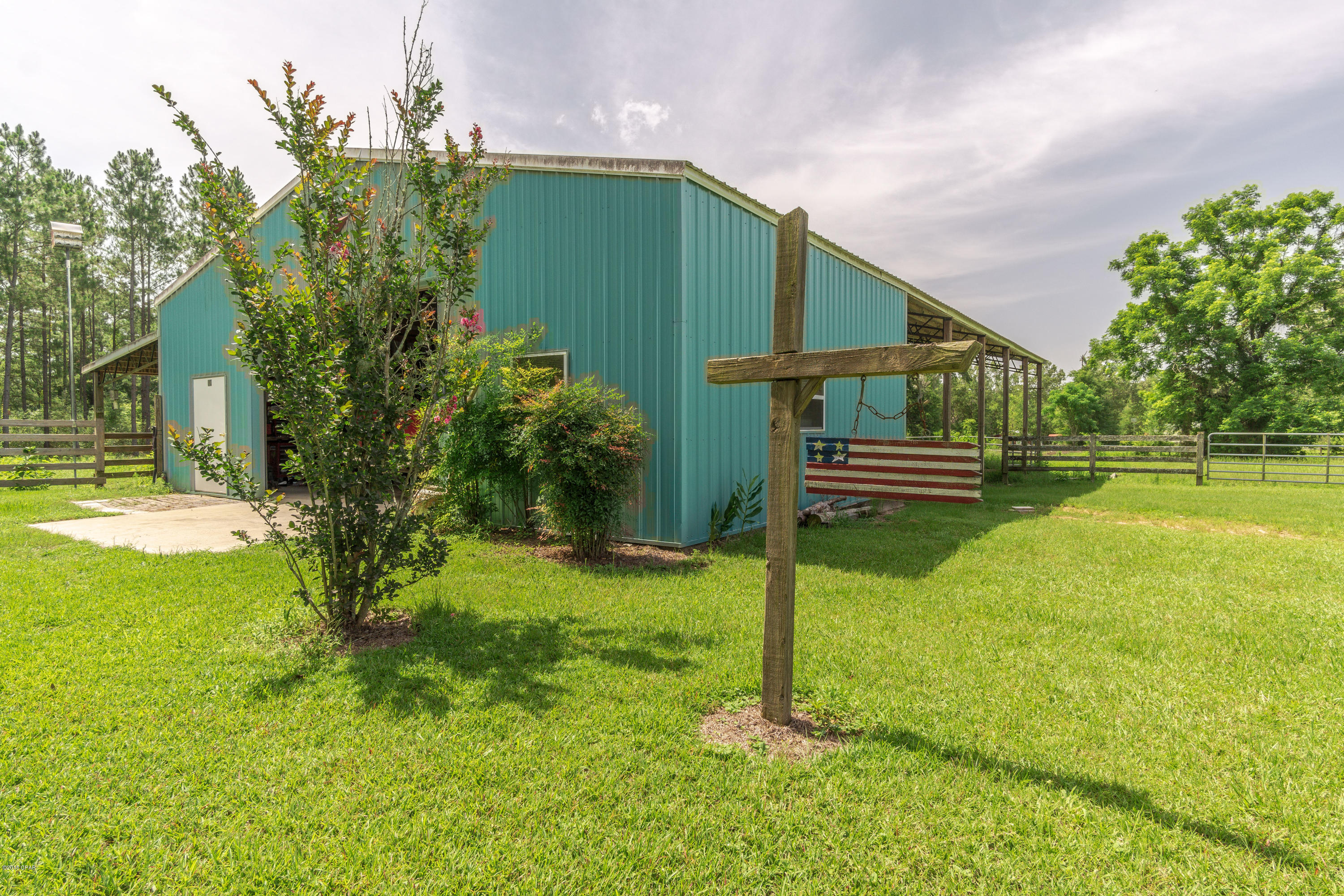 2697 Gilberts Mill Road Chipley, FL 32428 - Photo 3 of 49 Gallery Image 3