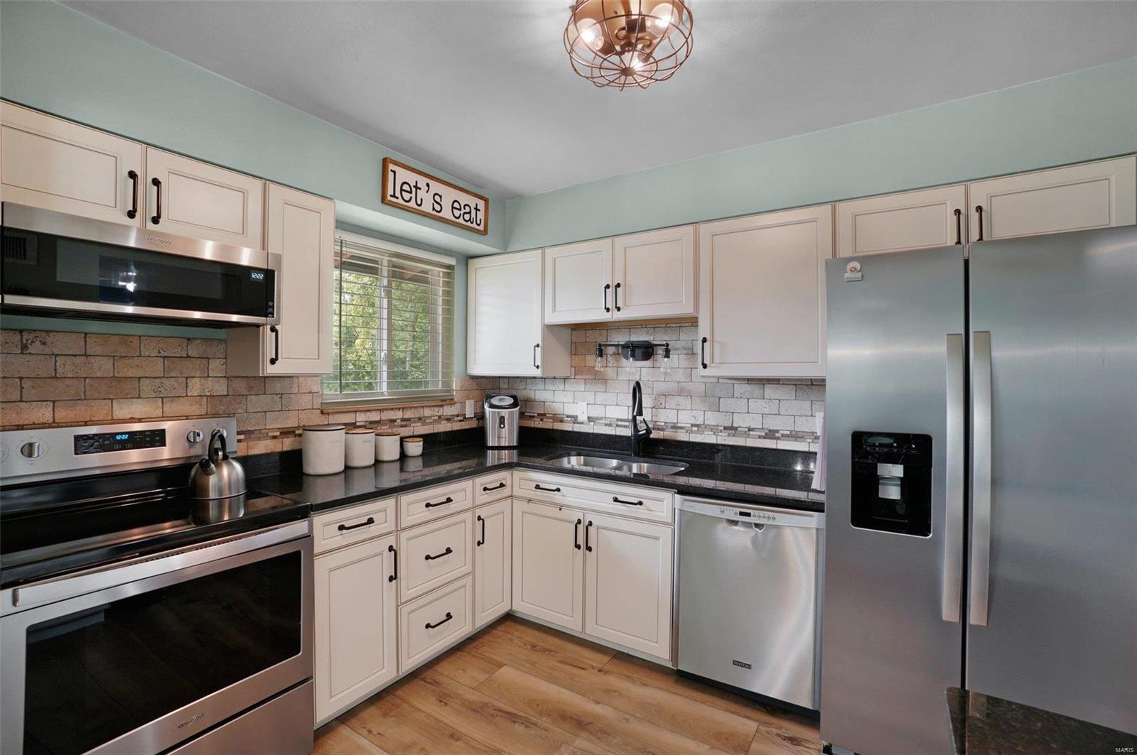 4266 Ringer Road St. Louis, MO 63129 - Photo 11 of 29