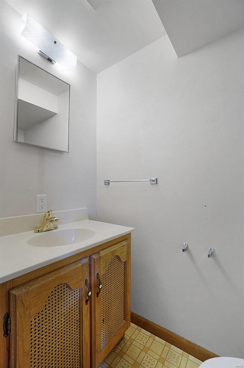 4266 Ringer Road St. Louis, MO 63129 - Photo 19 of 29