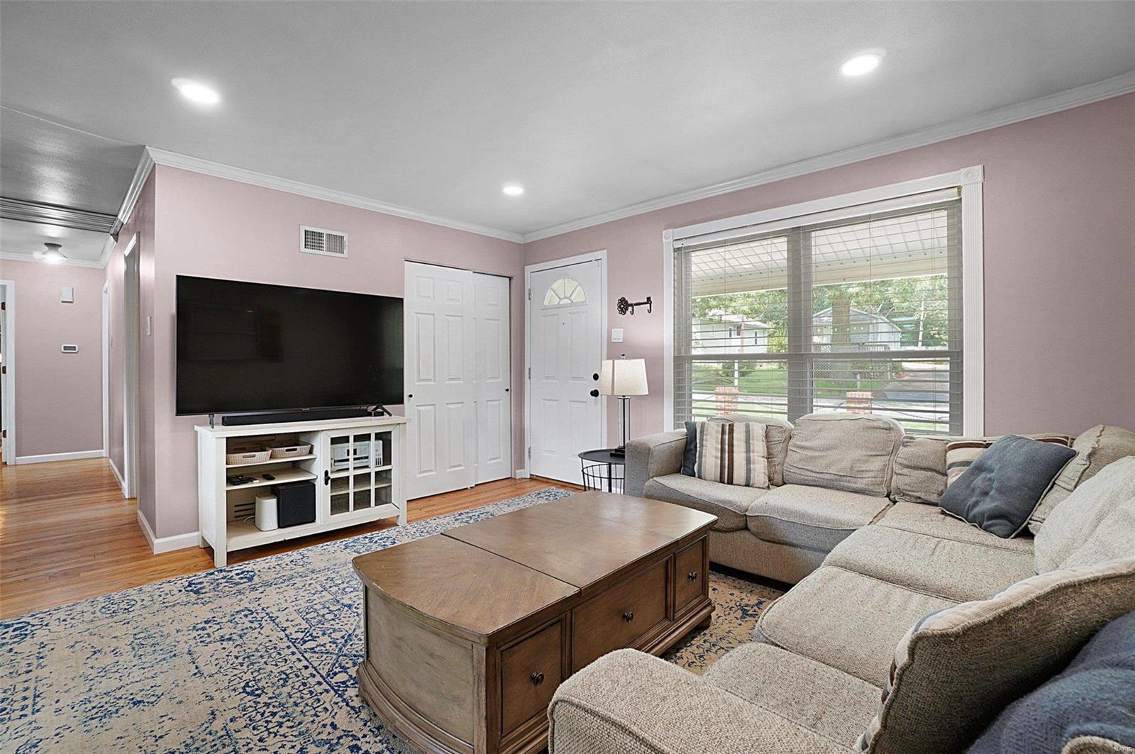 4266 Ringer Road St. Louis, MO 63129 - Photo 7 of 29