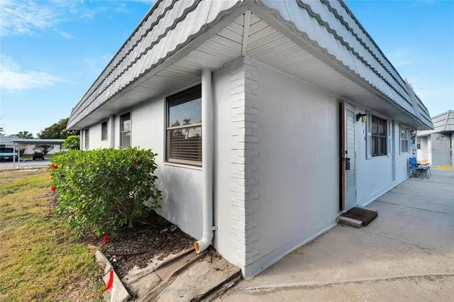 a house view with a outdoor space