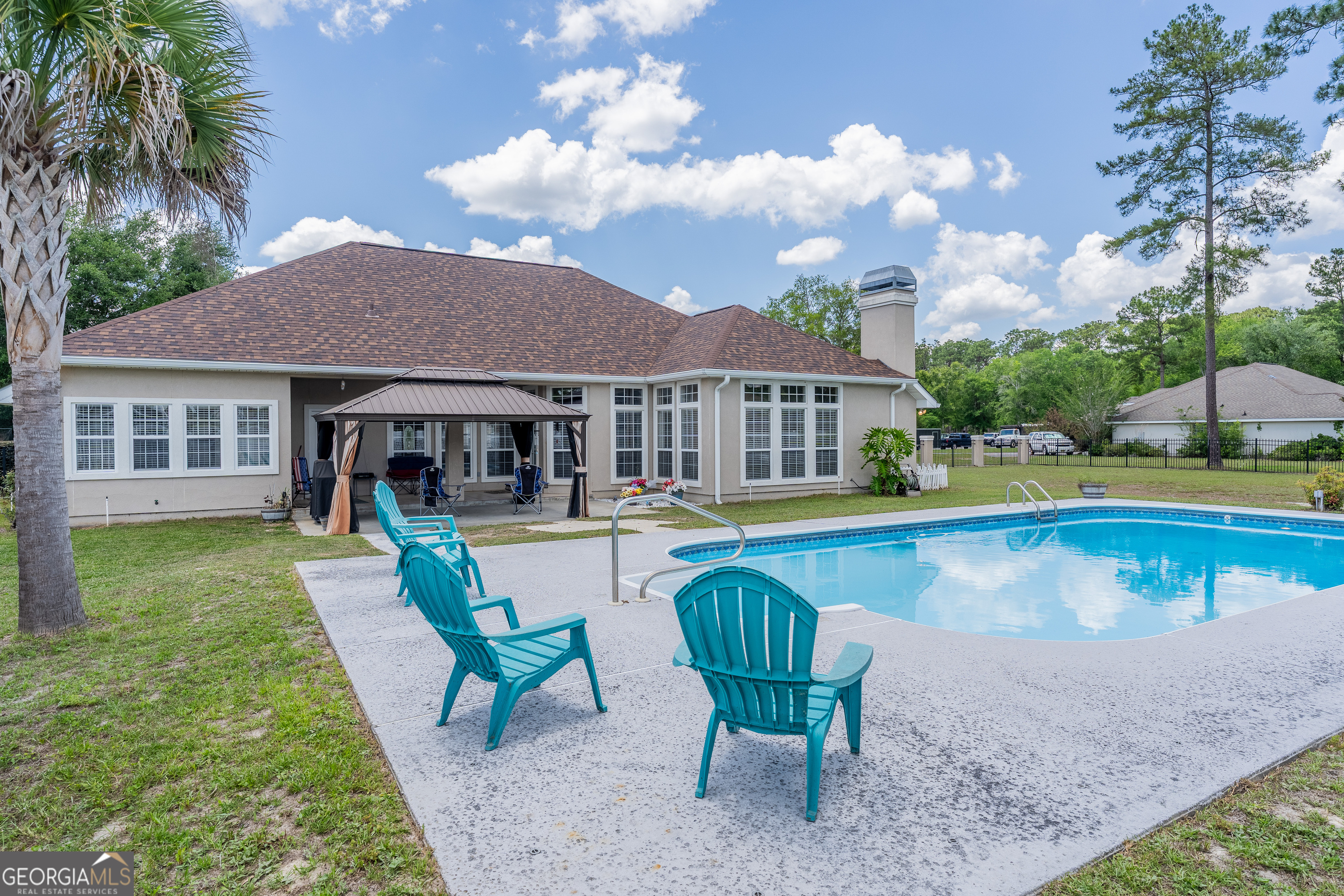 716 Stonewall Jackson Place Waycross, GA 31503 - Photo 2 of 46