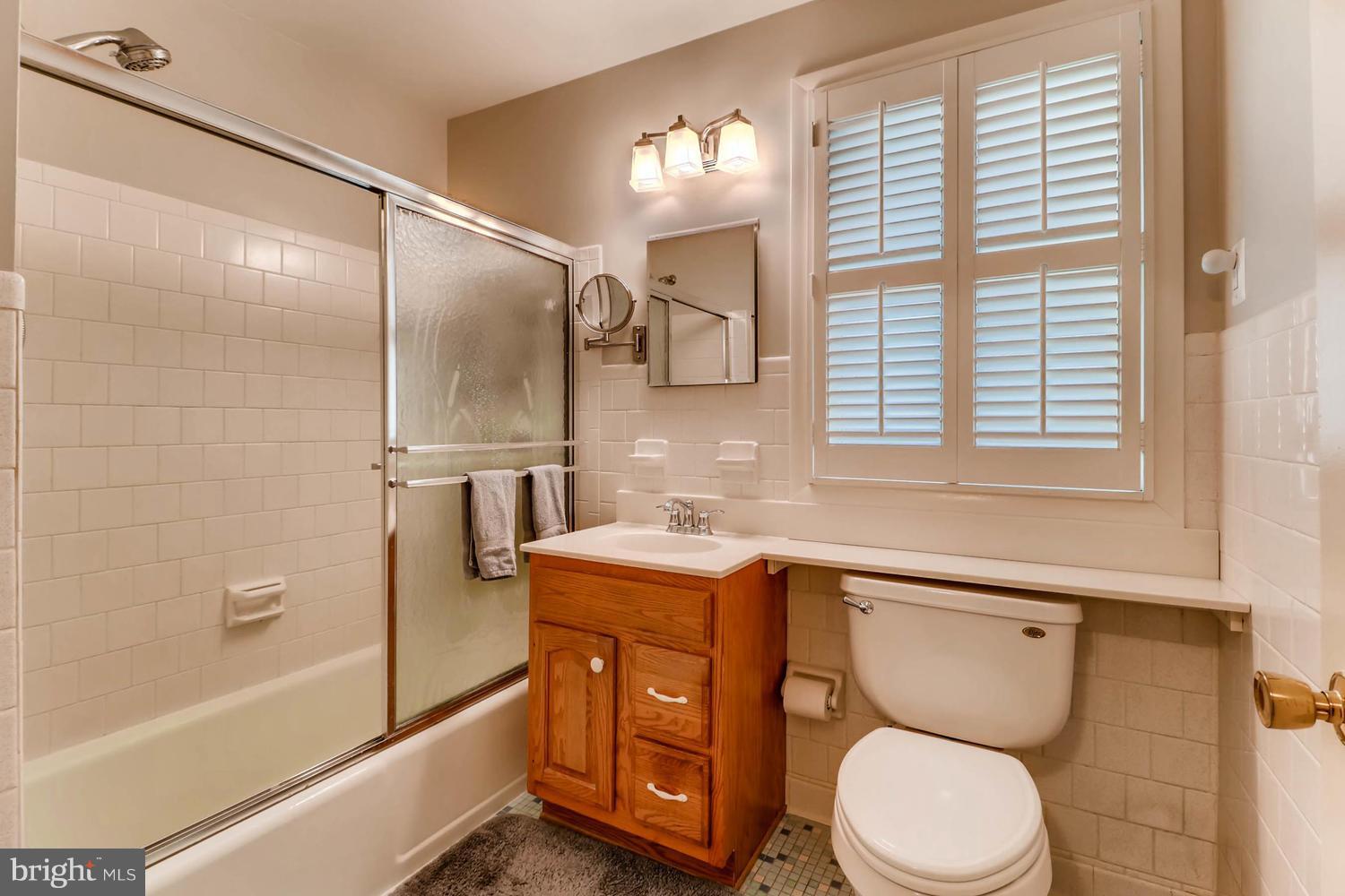 2203 Corsica Road Baltimore, MD 21221 - Photo 17 of 28 Bath