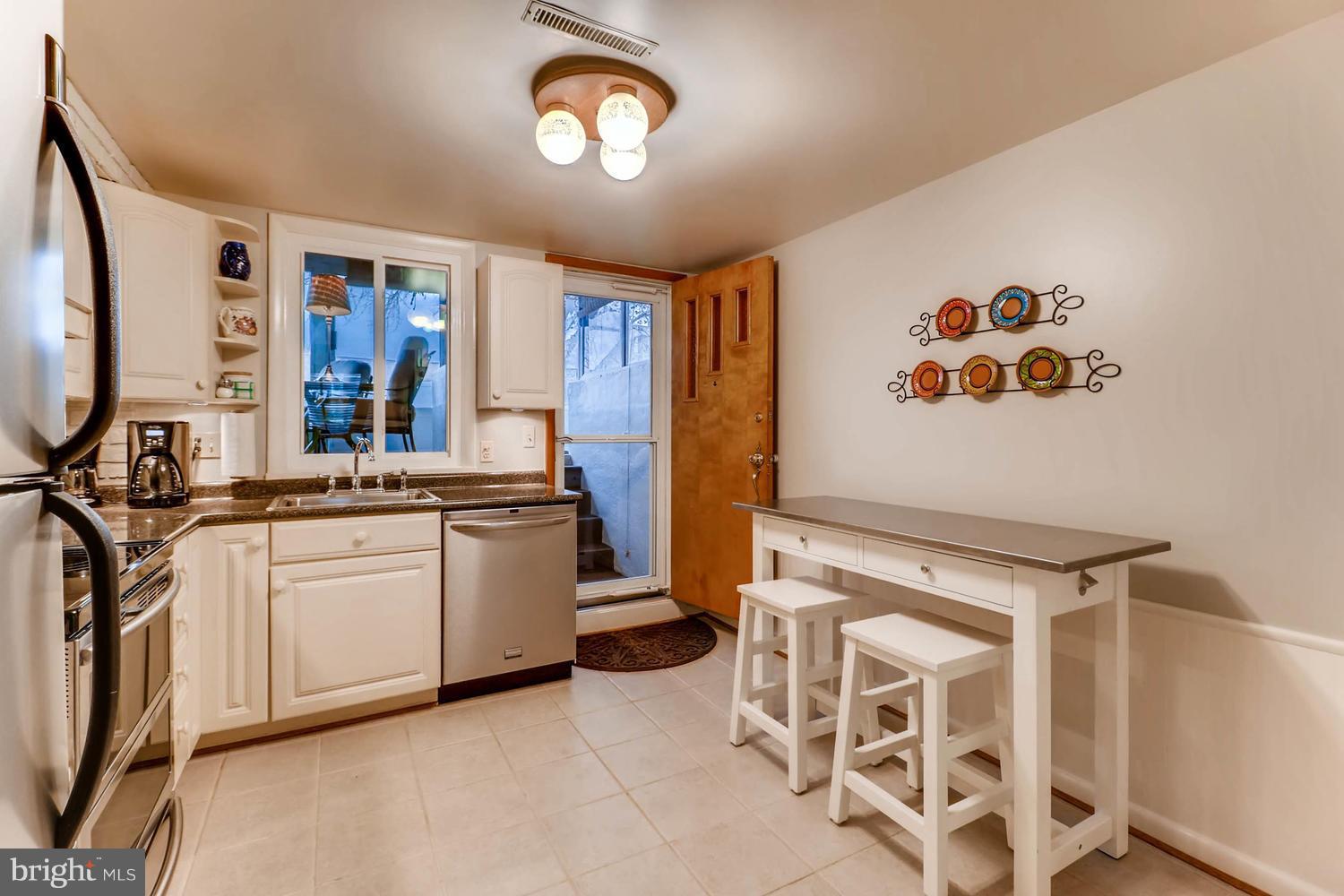 2203 Corsica Road Baltimore, MD 21221 - Photo 10 of 28 Kitchen