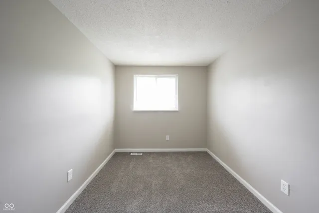 $199,999 | 2740 Pawnee Drive, Indianapolis, IN 46229