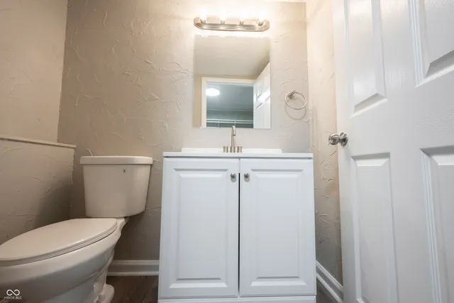 $199,999 | 2740 Pawnee Drive, Indianapolis, IN 46229