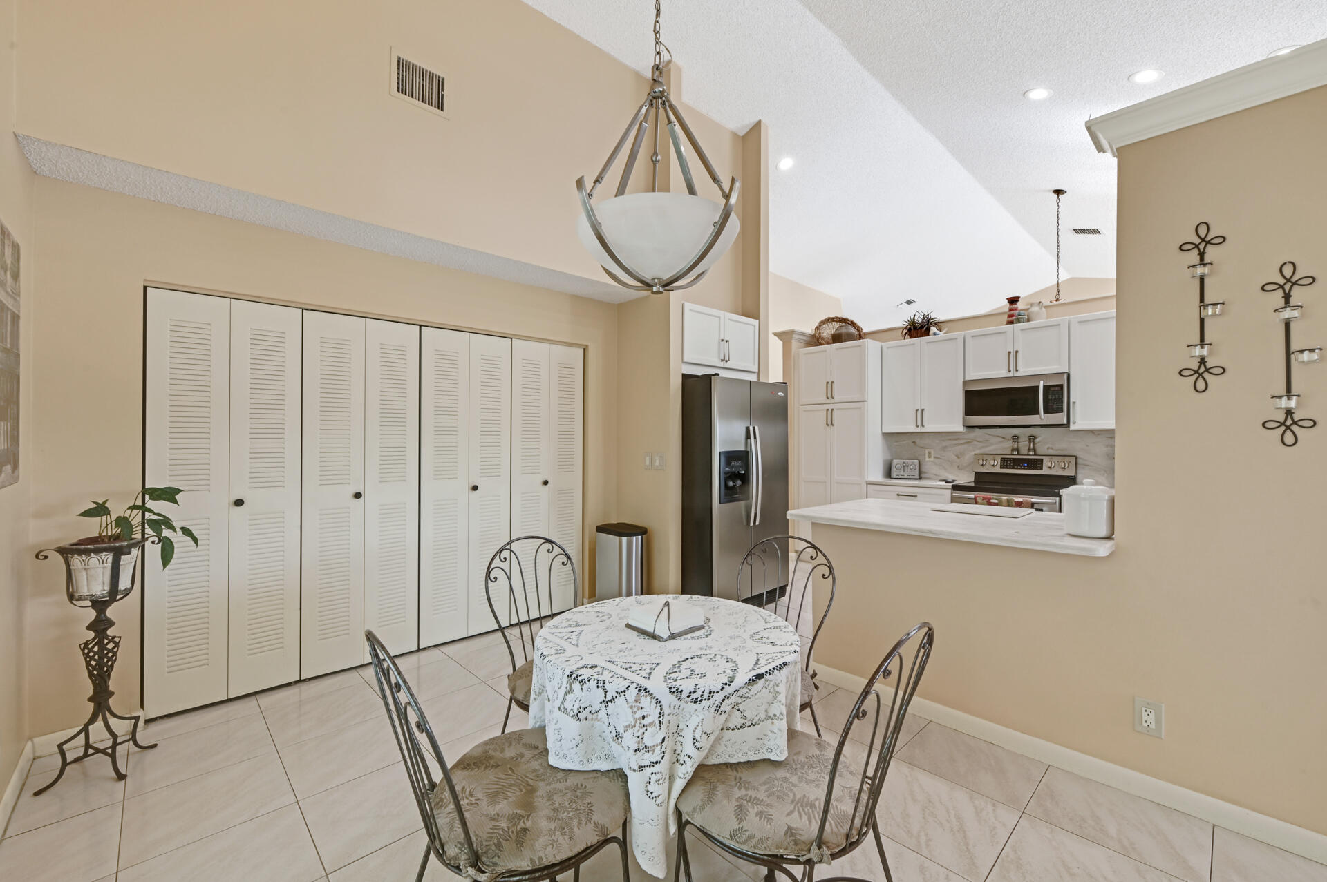 9677 El Clair Ranch Road, Unit RD Boynton Beach, FL 33437 - Photo 9 of 29 Breakfast Nook