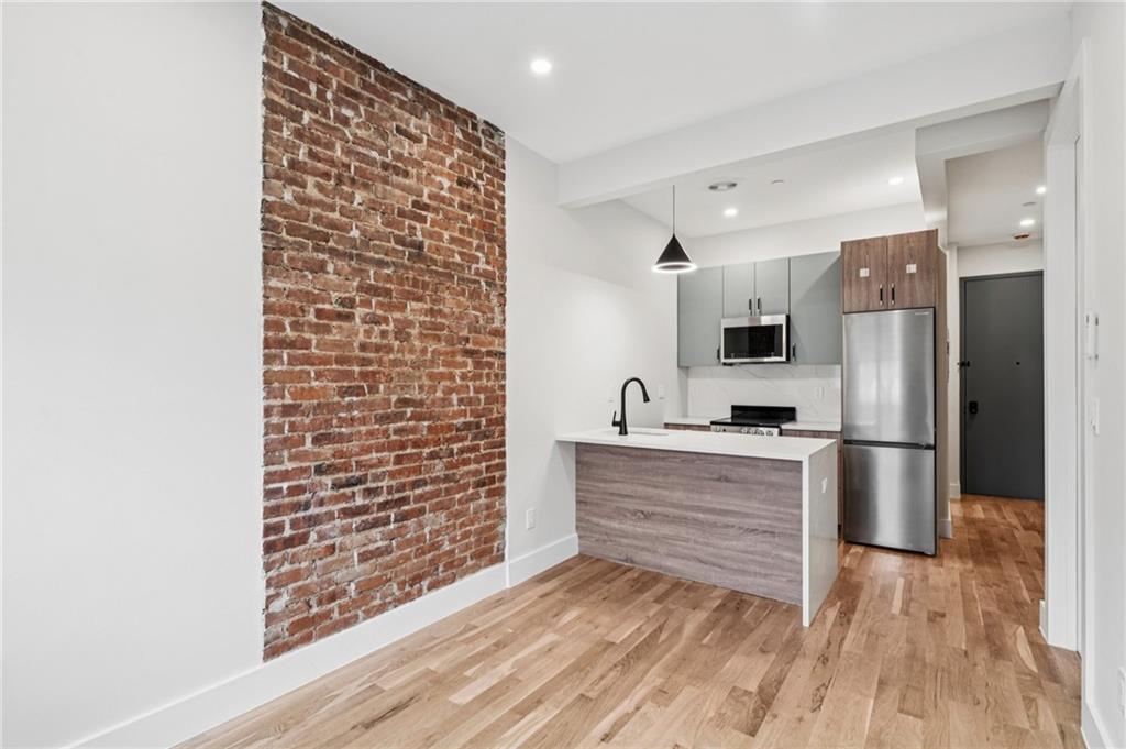 220 Schaefer Street, Unit 3F Brooklyn, NY 11207 - Photo 8 of 9