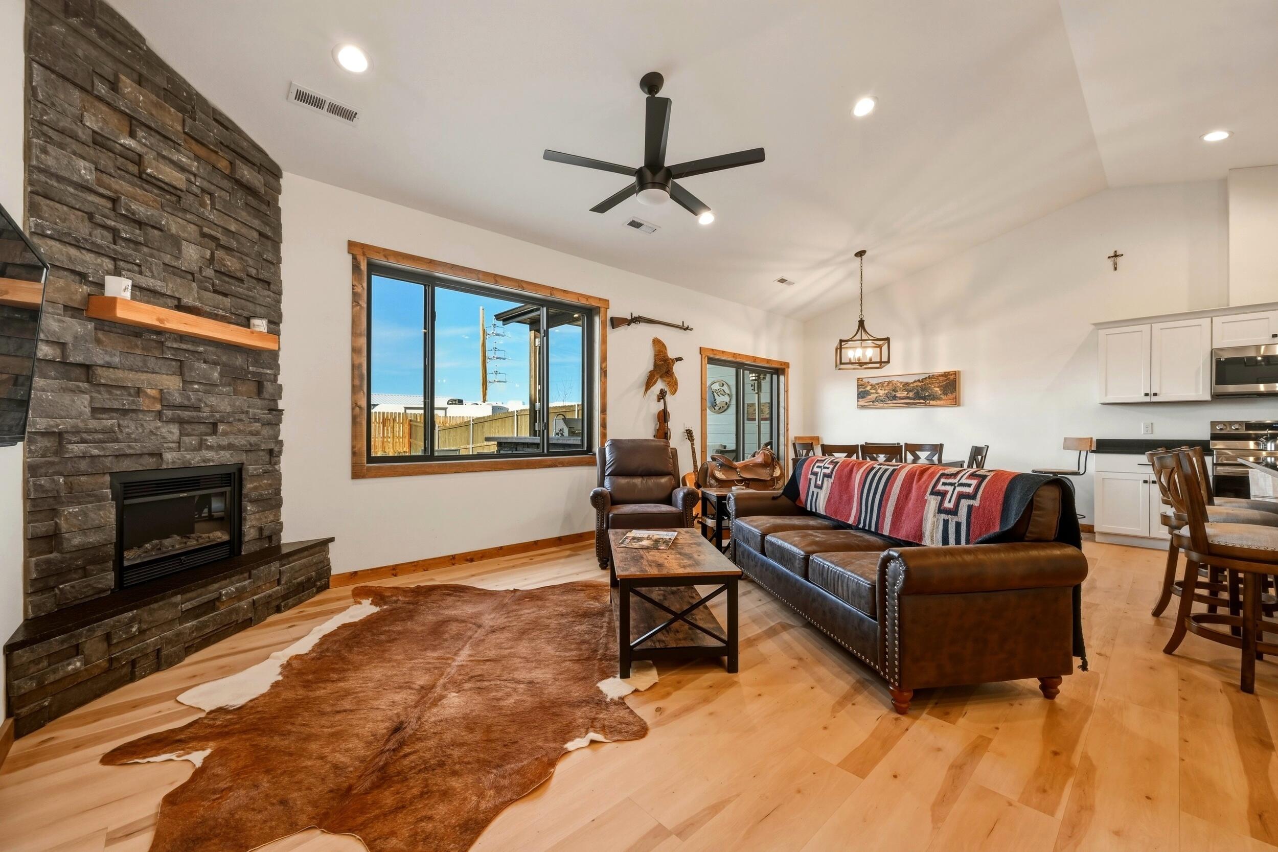 1353 Stoneridge Drive Ranchester, WY 82839 - Photo 4 of 42 spacious living area