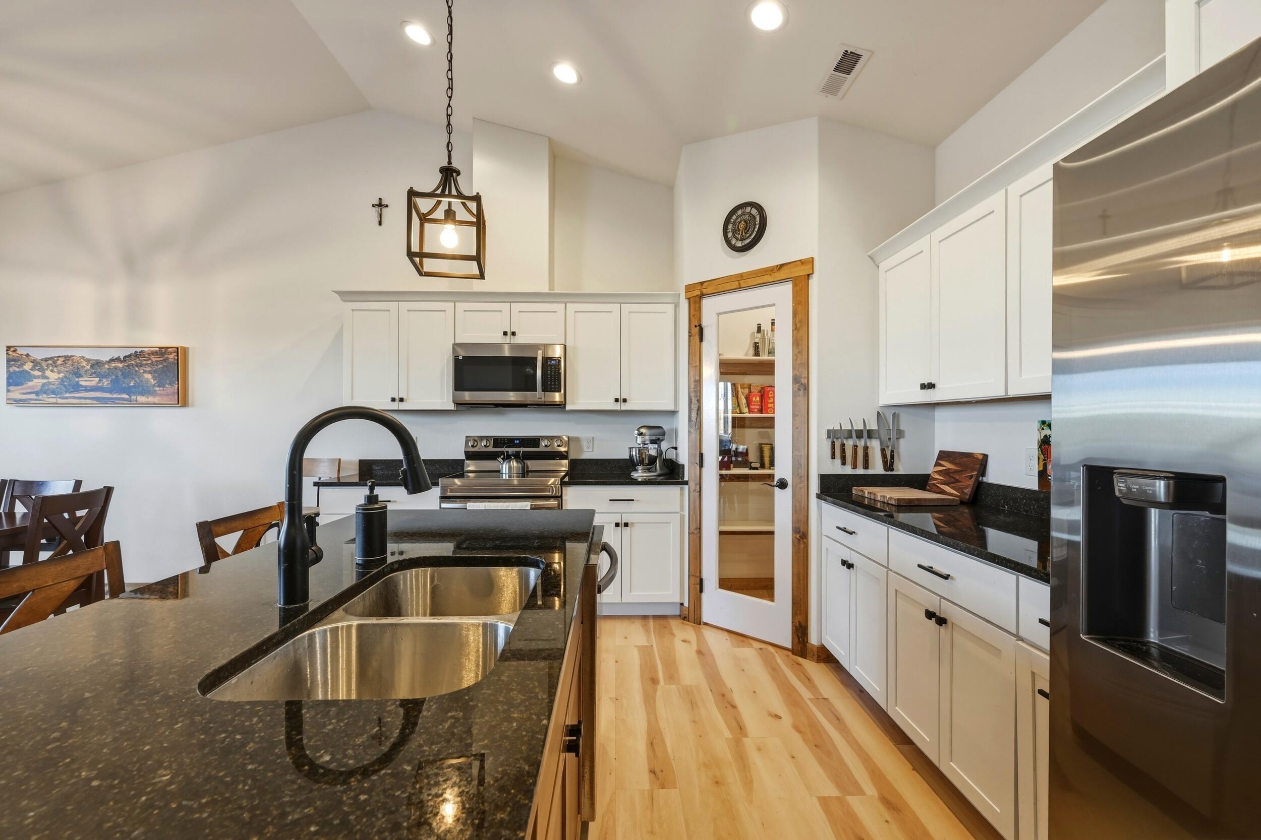 1353 Stoneridge Drive Ranchester, WY 82839 - Photo 9 of 42 island