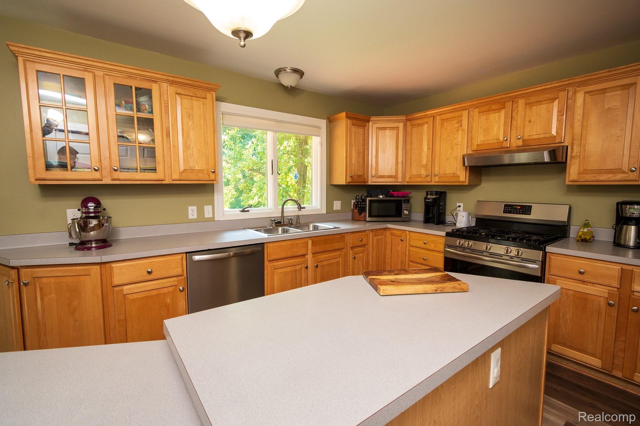 2627 Fisk Road Howell, MI 48843 - Photo 6 of 20 Plenty of Counter and Cabinet Space