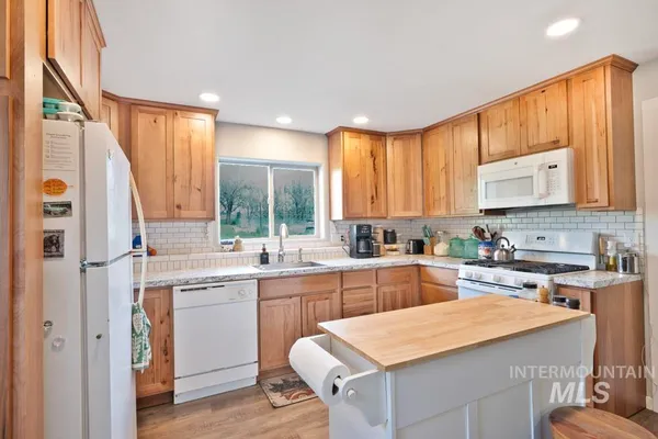 $1,250,000 | 1011 Rothwell Road, Viola, ID 83872