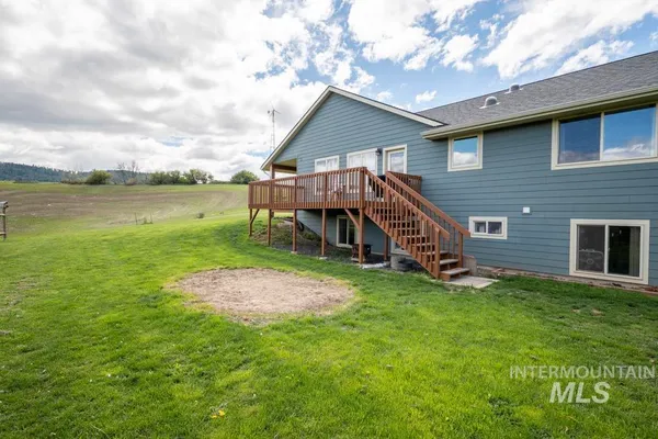 $1,250,000 | 1011 Rothwell Road, Viola, ID 83872