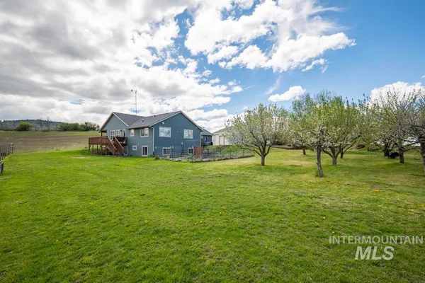$1,250,000 | 1011 Rothwell Road, Viola, ID 83872