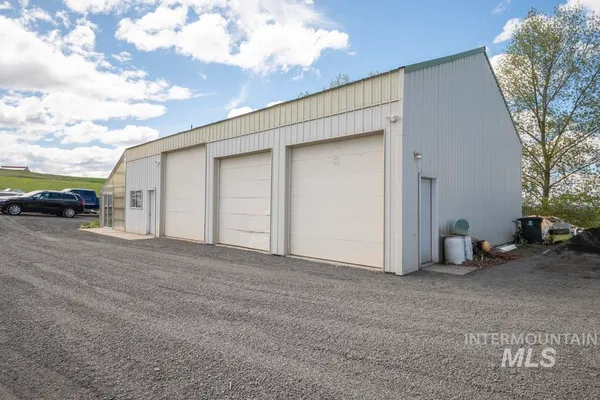 $1,250,000 | 1011 Rothwell Road, Viola, ID 83872