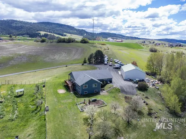 $1,250,000 | 1011 Rothwell Road, Viola, ID 83872