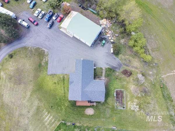 $1,250,000 | 1011 Rothwell Road, Viola, ID 83872