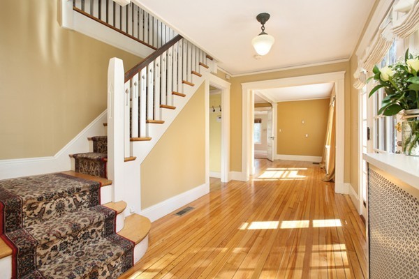 101 Stratford Road Melrose, MA 02176 - Photo 3 of 20 Gallery Image 3