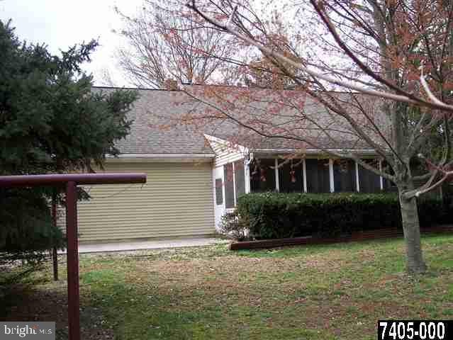 419 Hamlet Drive West Spring Grove, PA 17362 - Photo 2 of 15 Gallery Image 2