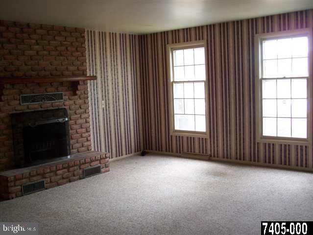 419 Hamlet Drive West Spring Grove, PA 17362 - Photo 5 of 15 Gallery Image 5