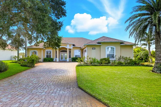 $959,700 | 305 Marsh Point Circle, St. Augustine, FL 32080
