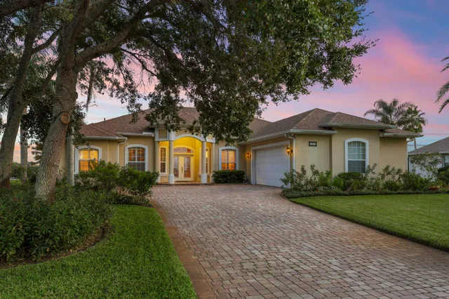 $959,700 | 305 Marsh Point Circle, St. Augustine, FL 32080