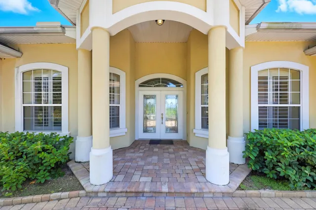$959,700 | 305 Marsh Point Circle, St. Augustine, FL 32080