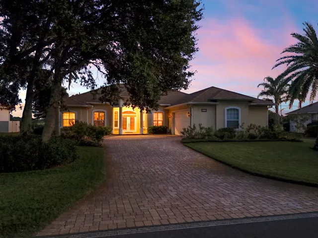 $959,700 | 305 Marsh Point Circle, St. Augustine, FL 32080