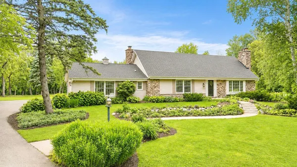 $750,000 | 4838 West Glen Cove Court, Mequon, WI 53092