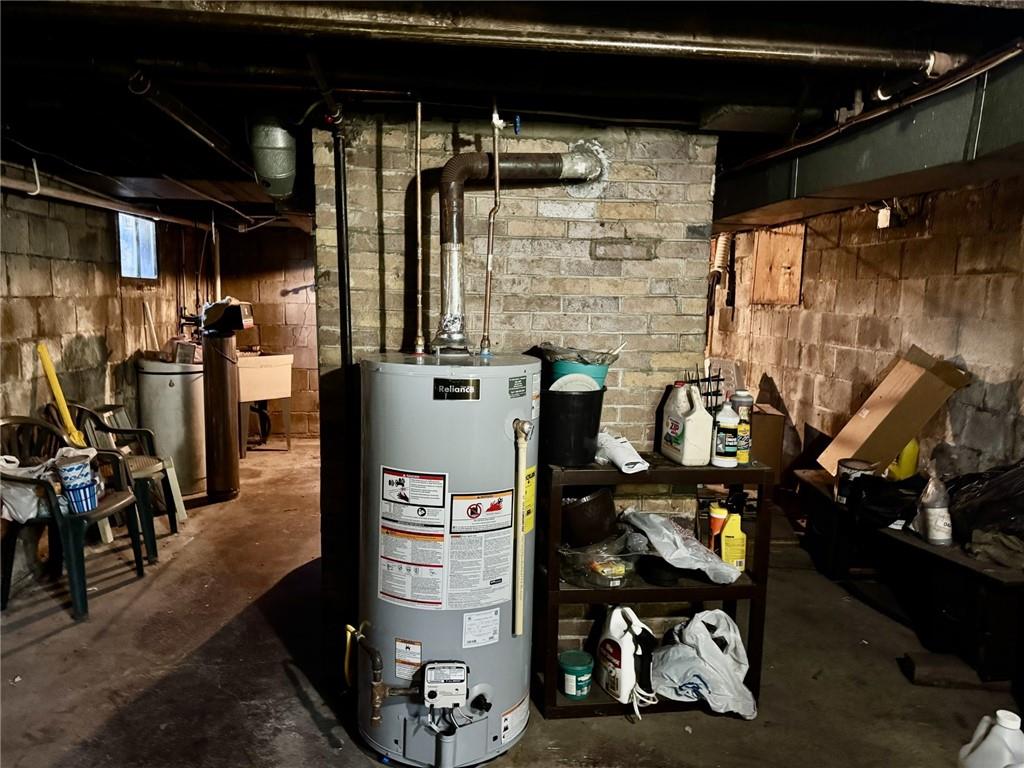 609 Lincoln Street Rochester, PA 15074 - Photo 19 of 24 a view of a storage room