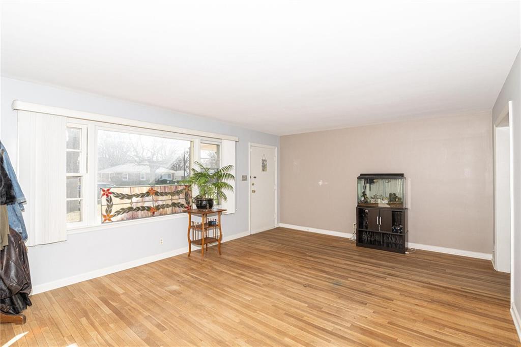 138 Hoss Road Indianapolis, IN 46217 - Photo 6 of 32 Gallery Image 6