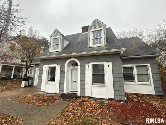 $1,350 | 3013 Knoxville Avenue, Peoria, IL 61604