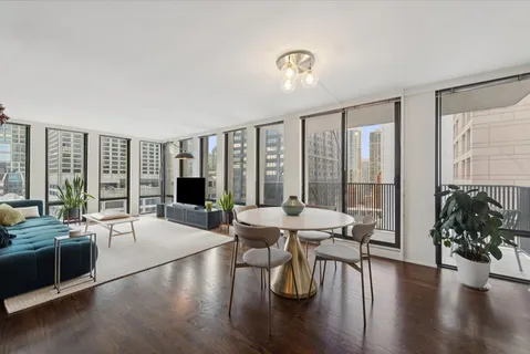 $850,000 | 200 East Delaware Place, Unit 24F, Chicago, IL 60611