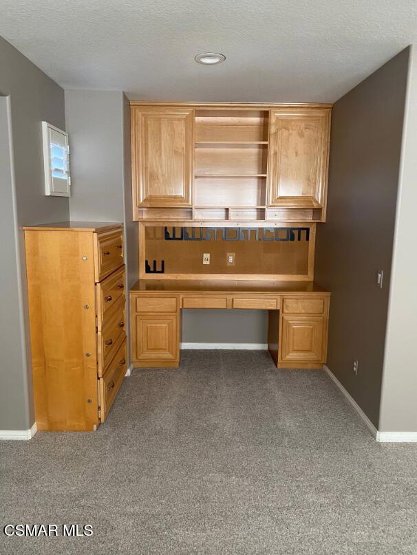 3082 Eaglewood Avenue Thousand Oaks, CA 91362 - Photo 20 of 29 a view of a kitchen with microwave and cabinets