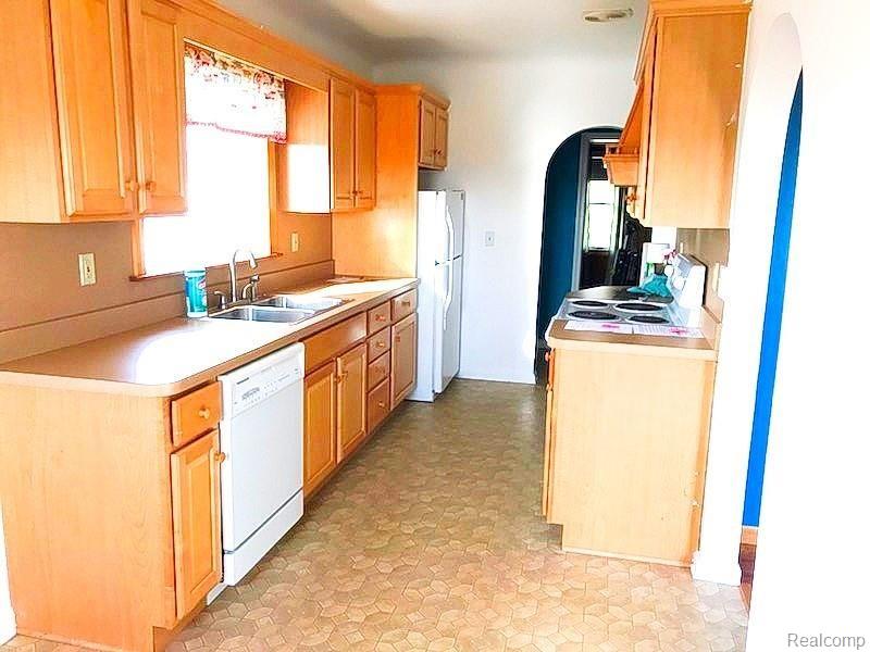 2961 North Graf Road Caro, MI 48723 - Photo 4 of 11 Kitchen