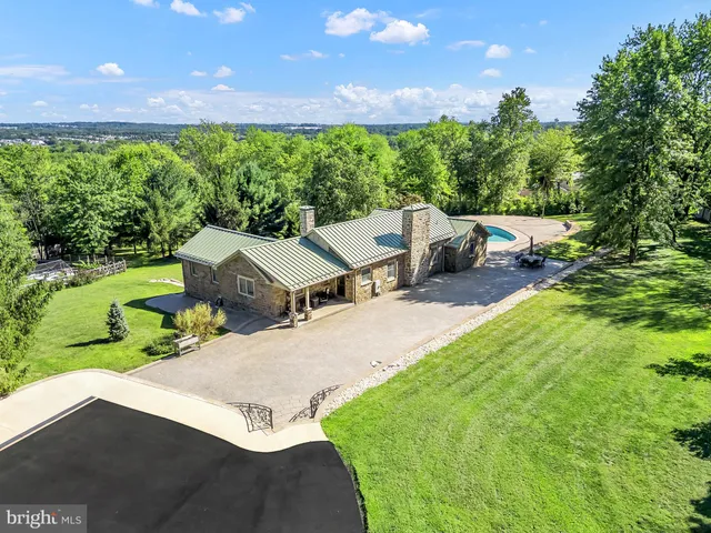 a view of outdoor space patio and outdoor view