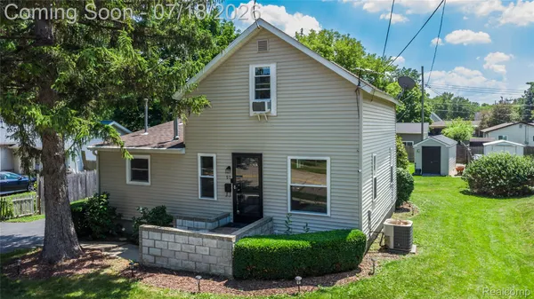 $219,900 | 57 North Elm Street, Lapeer, MI 48446