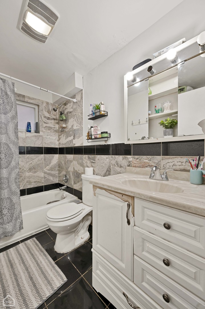 9708 Nottingham Avenue, Unit 1 Chicago Ridge, IL 60415 - Photo 11 of 12