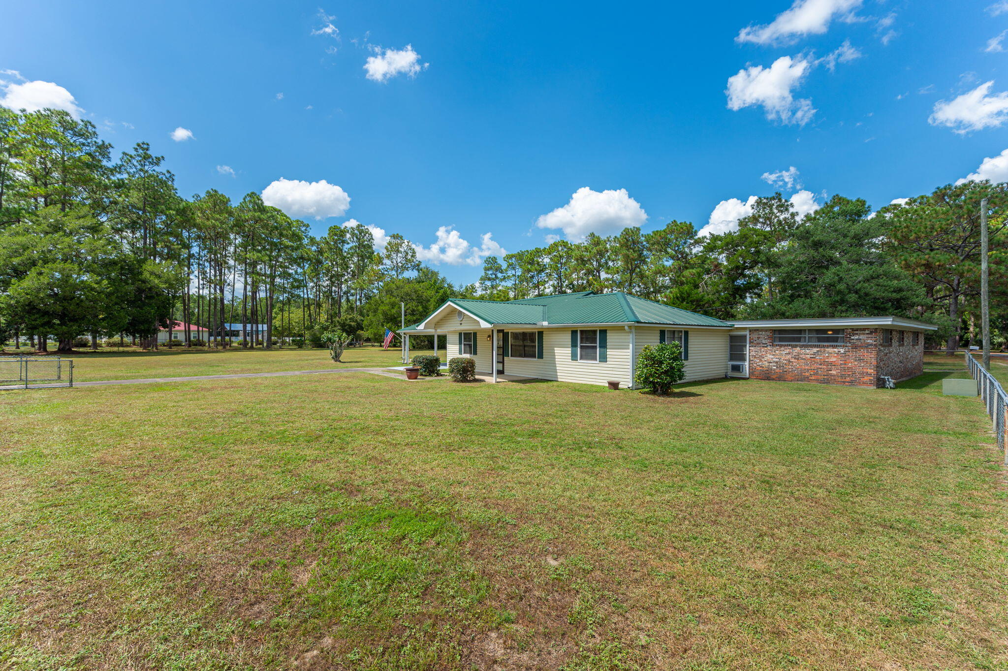 80 Engelbrecht Road DeFuniak Springs, FL 32433 - Photo 5 of 55 4-web-or-mls-80 Englebrecht Rd Exterior-